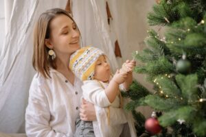 Read more about the article 21+ Heartwarming Christmas Traditions Every Family Should Try