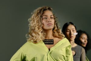 Read more about the article 21+ Inspirational Hustle Quotes to Keep You Motivated Every Day