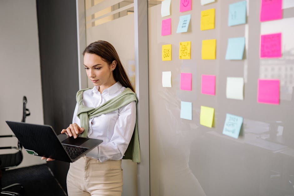 Read more about the article 18+ Easy Ways to Make Money with Canva You Can Start Today